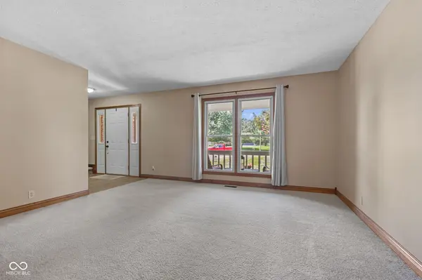 5835 W Countryside CT, New Palestine, IN 46163