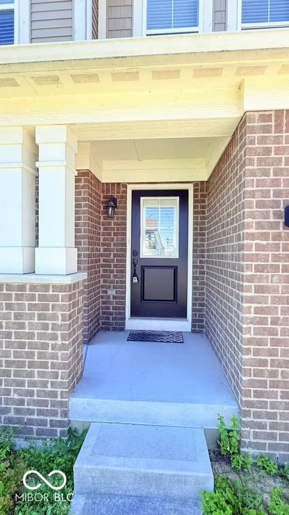 1261 Sanderling DR, Greenwood, IN 46143