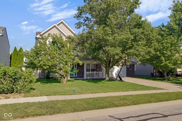 6553 Hunters RDG S, Zionsville, IN 46077