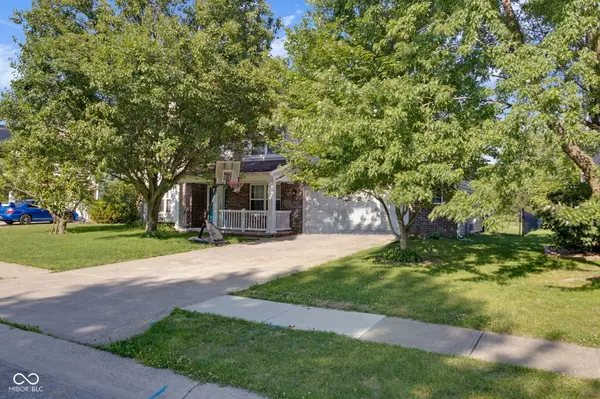 6553 Hunters RDG S, Zionsville, IN 46077