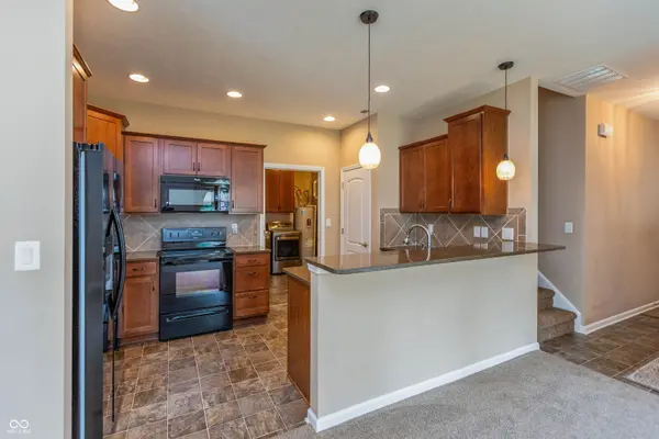 1116 Kristi CT, Greenwood, IN 46142