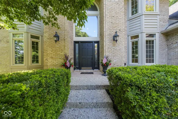 11217 Woods Bay LN, Indianapolis, IN 46236