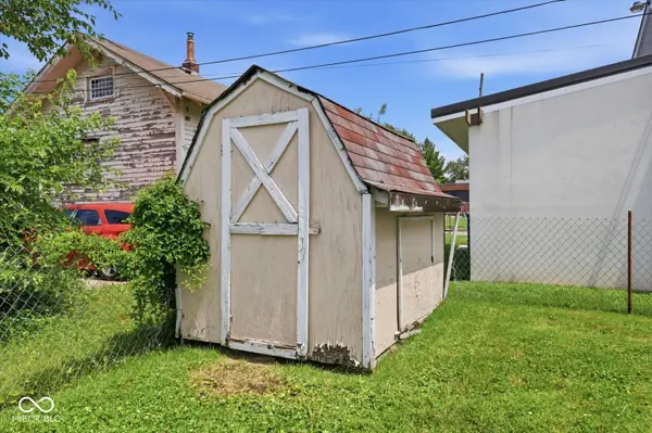 106 4th ST, Shelbyville, IN 46176