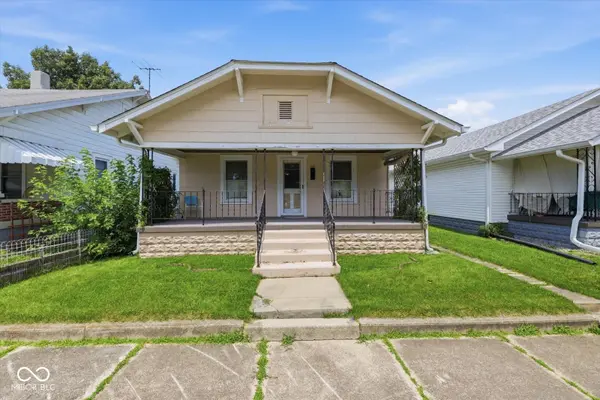 106 4th ST, Shelbyville, IN 46176
