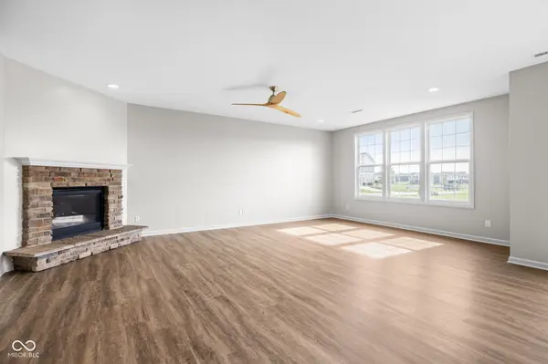 5563 Gateway East DR, Whitestown, IN 46075