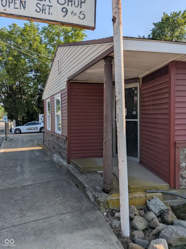 4 S State ST, Markleville, IN 46056