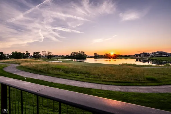 16437 Shore Oaks, Noblesville, IN 46060