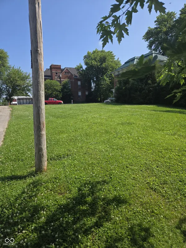 419 W 3rd ST, Rushville, IN 46173