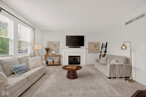 7 E Wisteria WAY, Westfield, IN 46074