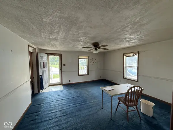 223 N Knightstown RD, Shelbyville, IN 46176