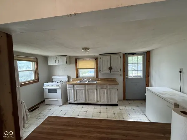 223 N Knightstown RD, Shelbyville, IN 46176