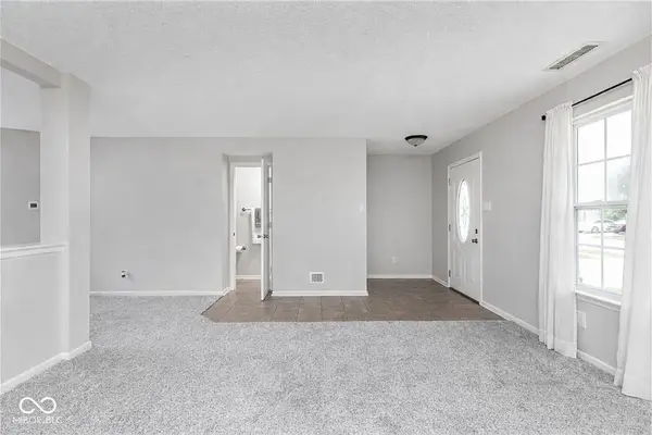 6607 Sonesta DR, Indianapolis, IN 46217