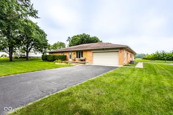 1437 Demaree RD, Greenwood, IN 46143