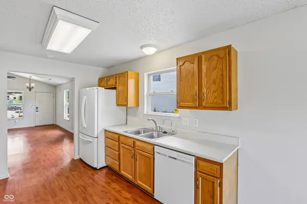 15518 Wandering WAY, Noblesville, IN 46060
