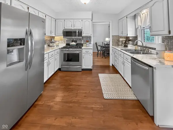 34 Riverview CT, Greenfield, IN 46140