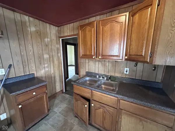 619 E 27th ST, Anderson, IN 46016