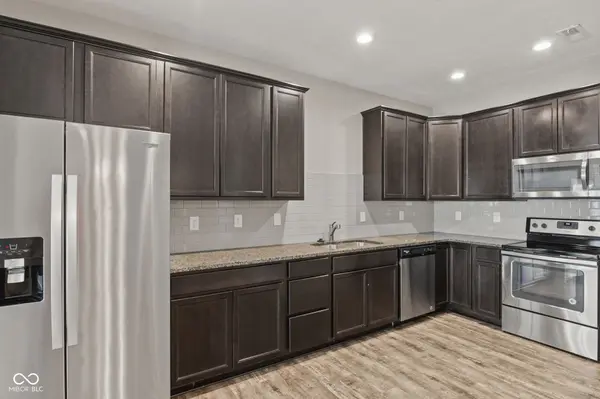 556 Dylan DR, Avon, IN 46123