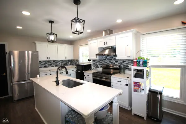 609 W Banta RD, Indianapolis, IN 46217