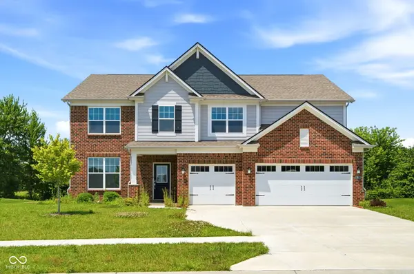 992 Kendrick ST, Greenwood, IN 46143