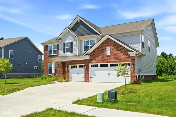 992 Kendrick ST, Greenwood, IN 46143