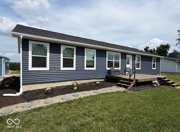 703 S Kerkhoff AVE, Otterbein, IN 47970