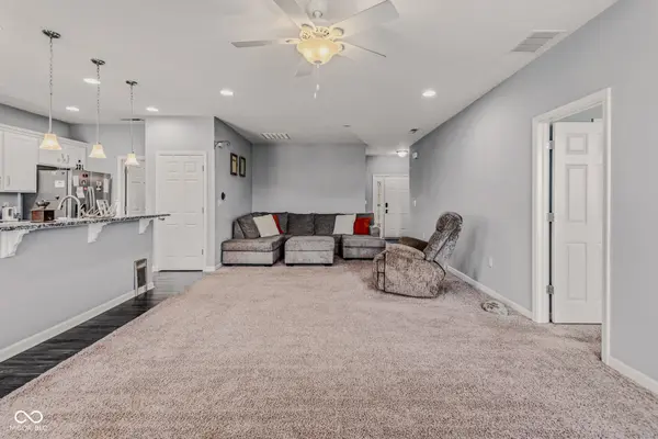 2417 Creekland DR, Columbus, IN 47201
