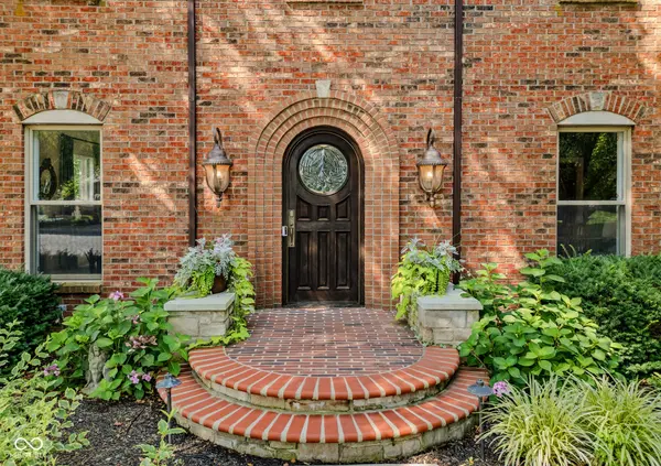 4695 Stonebridge CT, Columbus, IN 47201