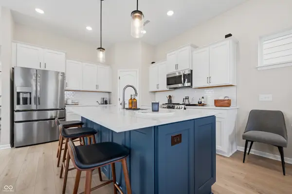 1135 Valentine LN, Carmel, IN 46032