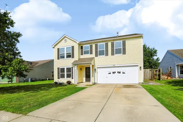 1343 Jasmine DR, Greenfield, IN 46140