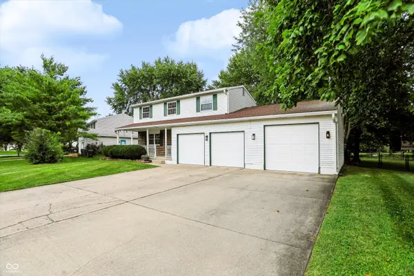415 Meadowview LN, Greenwood, IN 46142