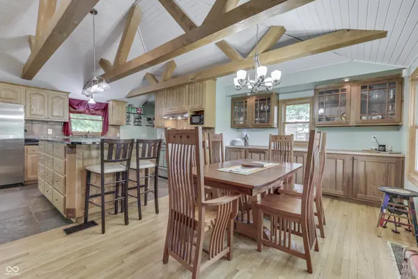 5621 W Smokey Row RD W, Greenwood, IN 46143