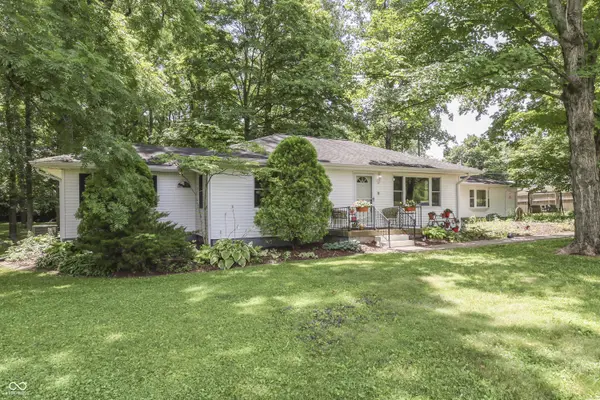 5621 W Smokey Row RD W, Greenwood, IN 46143