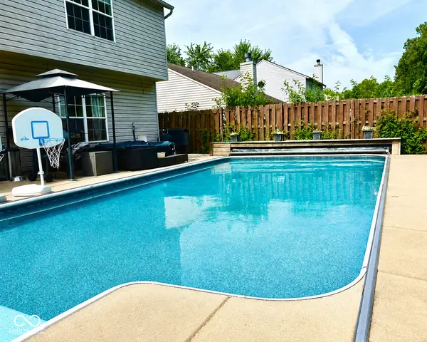 6350 Brooks Bend BLVD, Indianapolis, IN 46237