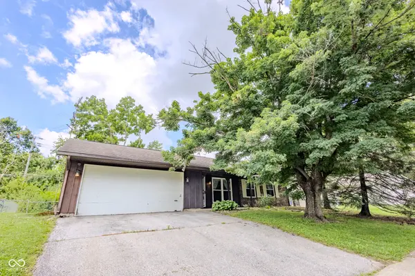 5722 Wheelhorse DR, Indianapolis, IN 46221