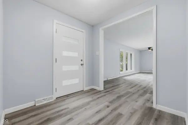 1208 Elizabeth LN, Terre Haute, IN 47802