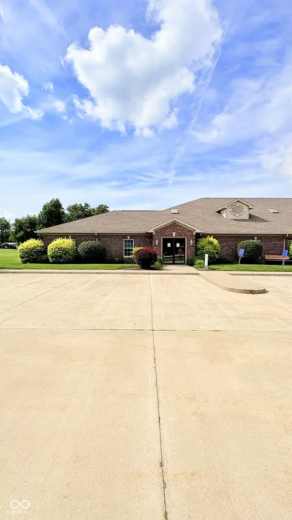 1007 Mill Pond DR, Greencastle, IN 46135