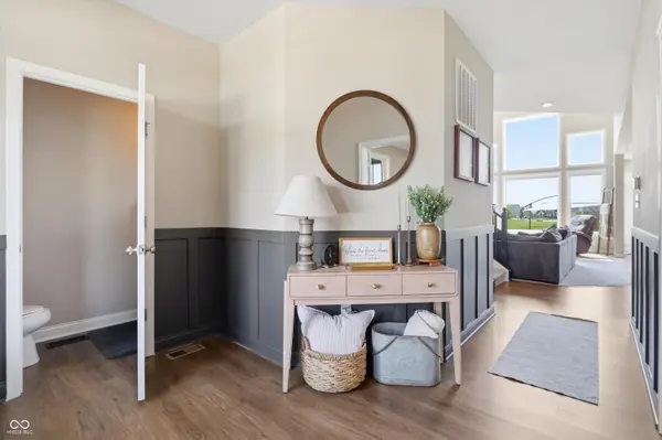 976 Pond View DR, Greenfield, IN 46140