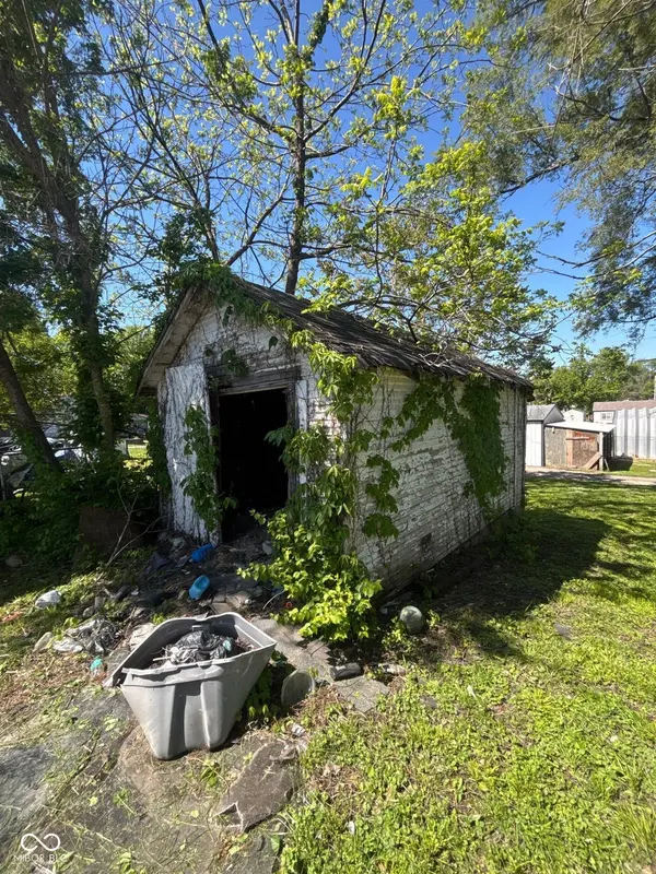 2255 Arrow AVE, Anderson, IN 46016