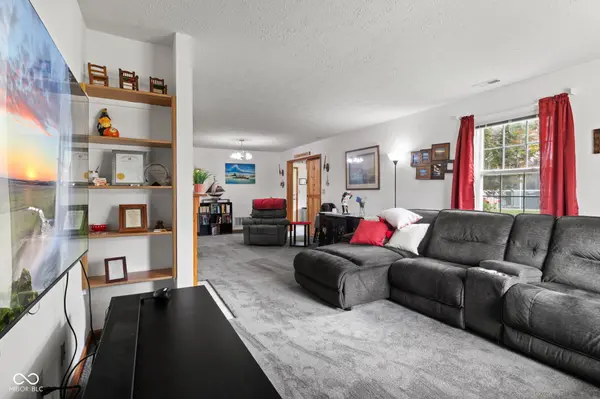 5662 Misty Ridge DR, Indianapolis, IN 46237