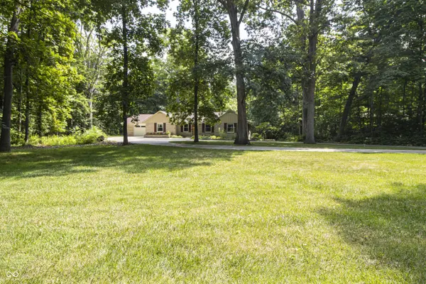 120 White Oaks ST, Fishers, IN 46038