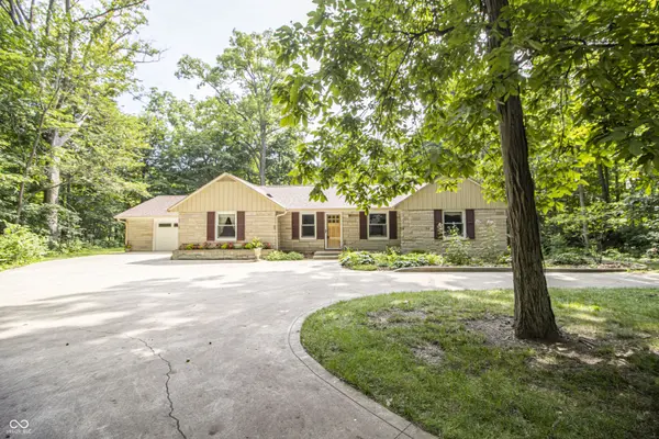 120 White Oaks ST, Fishers, IN 46038