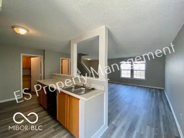 10902 Glenayr DR, Camby, IN 46113