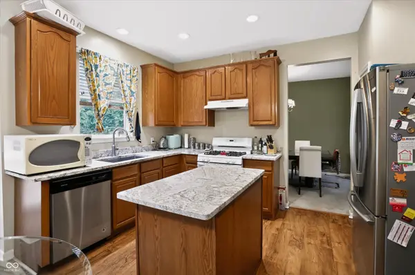 281 Wakefield DR E, Greenwood, IN 46142