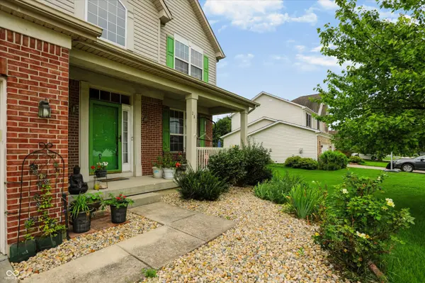 281 Wakefield DR E, Greenwood, IN 46142