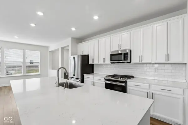 2170 Hengist DR, Westfield, IN 46074