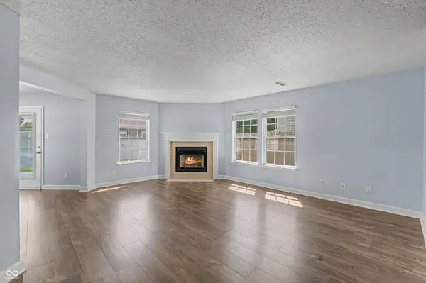 10179 Holly Berry CIR, Fishers, IN 46038
