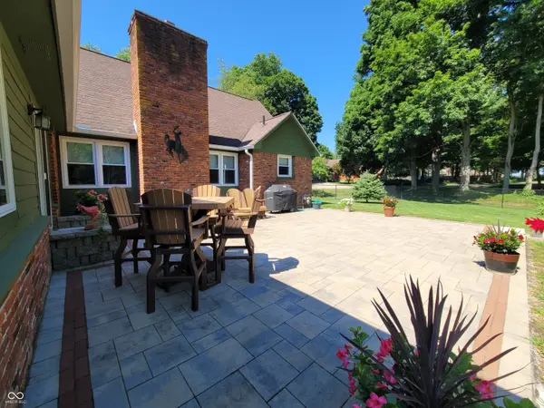 239 W Lawton CIR, Rushville, IN 46173