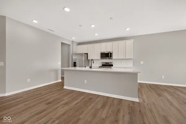 903 Sugarland WAY, Greenwood, IN 46143