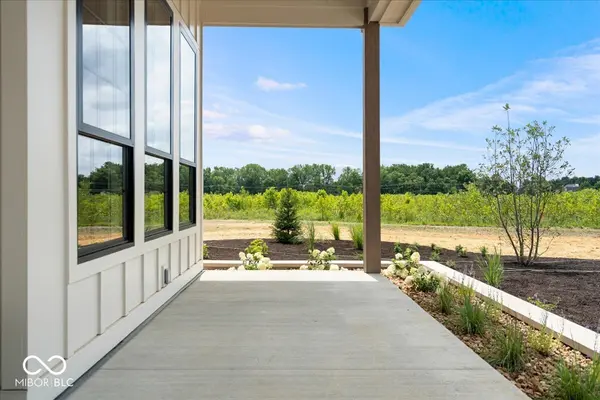 16195 Oak RD, Westfield, IN 46074
