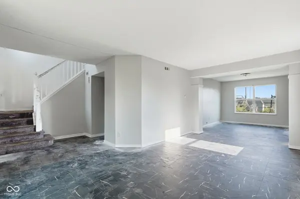 6660 Colleens WAY, Indianapolis, IN 46221